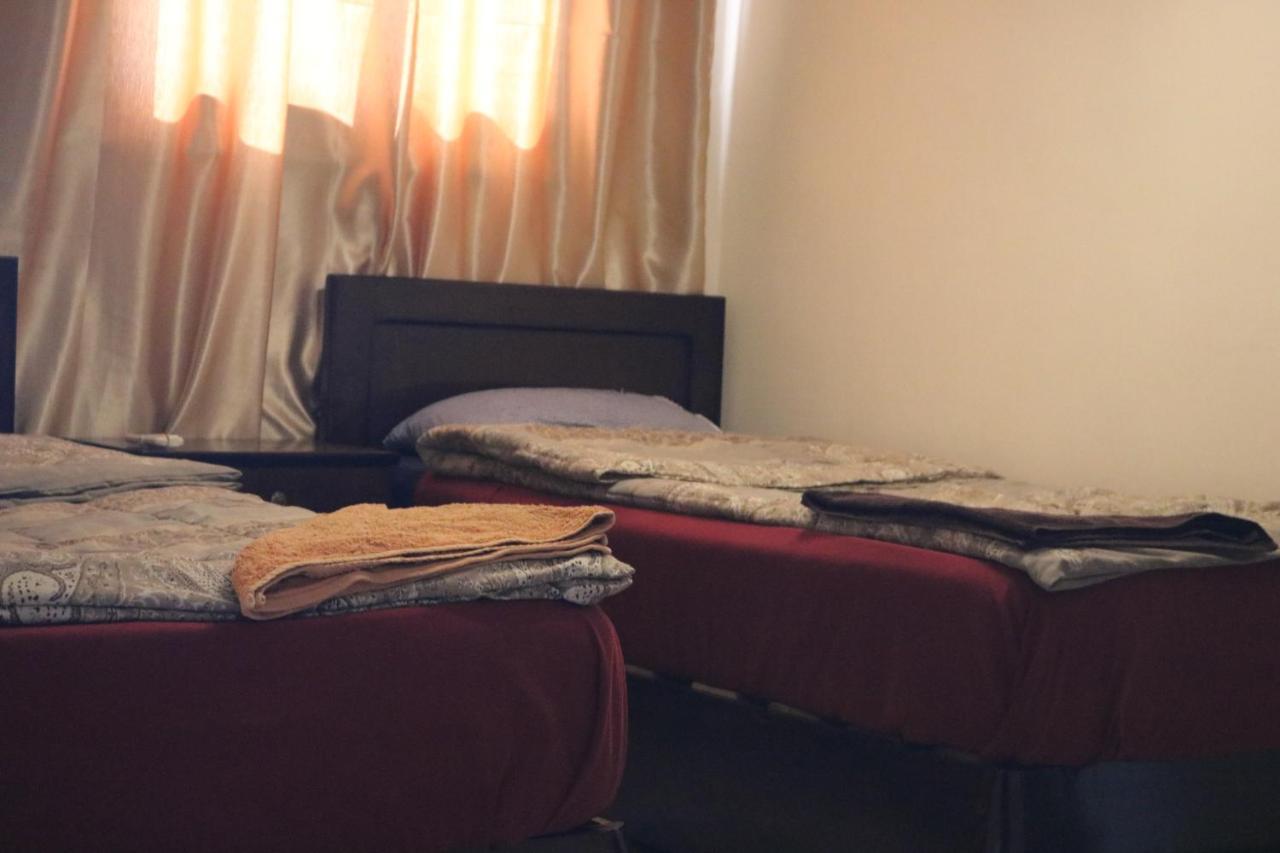 Hostel Wake Up! *