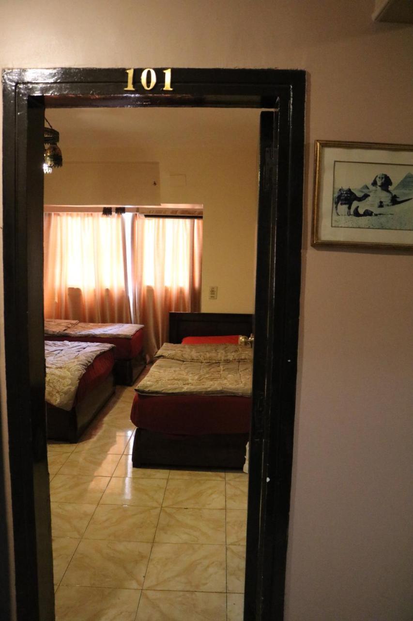 Hostel Wake Up!